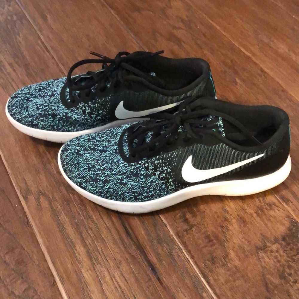 Nike Flex Contact size 7.5
